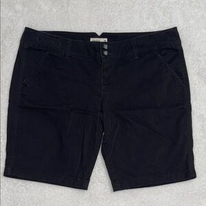 American Eagle Outfitters Women's Black Bermuda Shorts